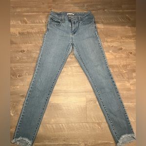 Levi High Rise Jeans